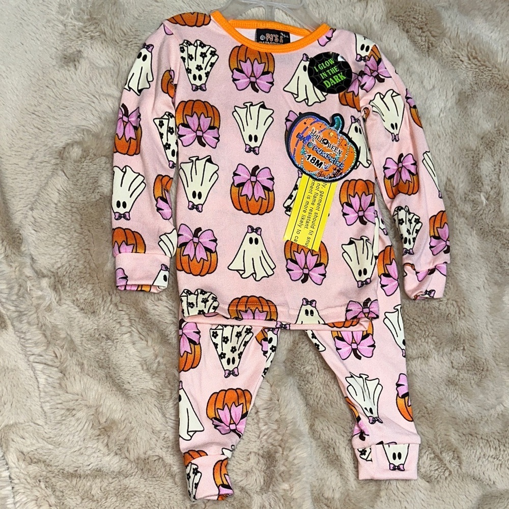 NEW PJ’s & Pumpkins Pink Glow in the Dark Halloween Ghosts & Pumpkins & bows Set